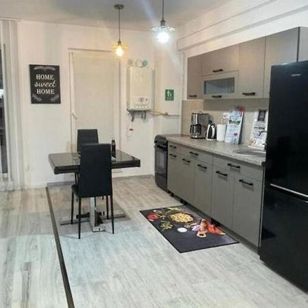 Apartament Intr-O Zona Rezidentiala Linistita Iasi Exterior foto